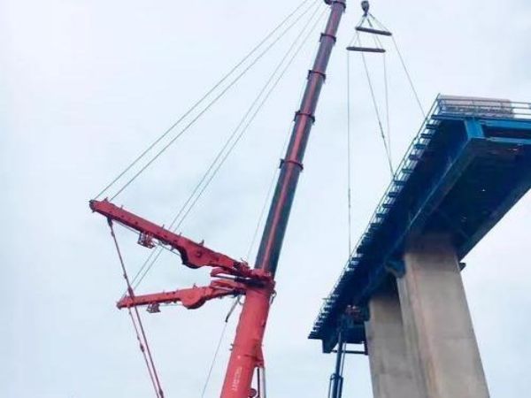 行唐县口区吊车出租_吊车出租注意事项有哪些？